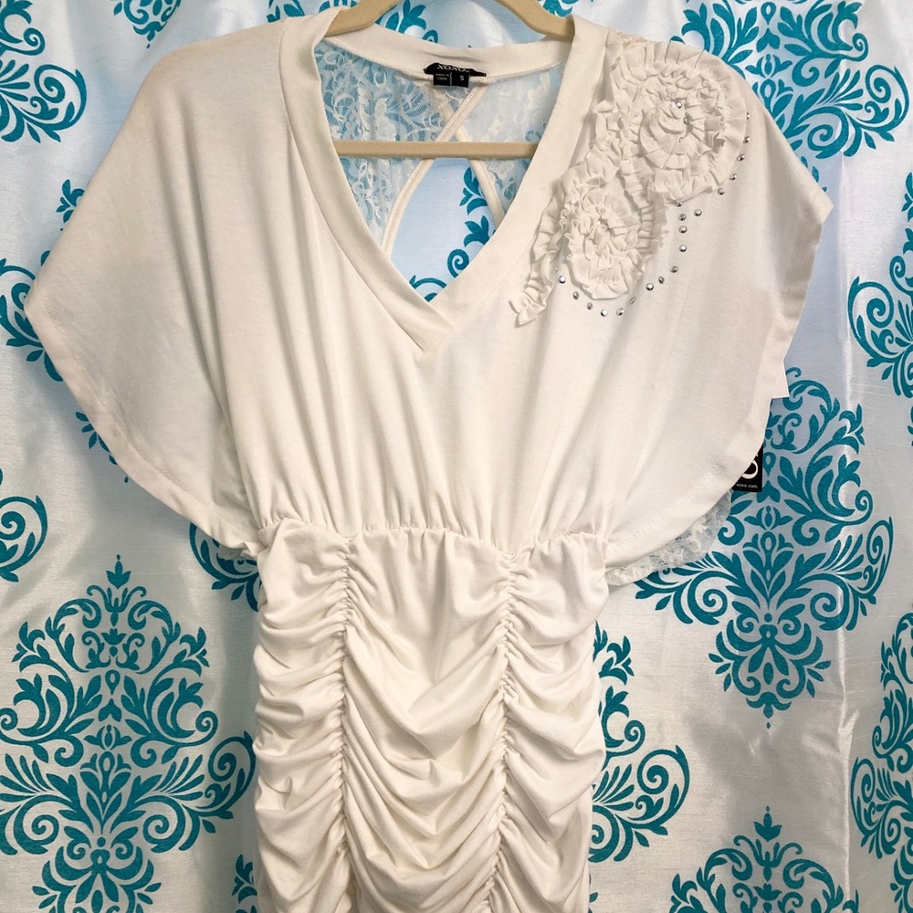 NWT Beautiful XOXO Ivory Ruched & Lace Blouse